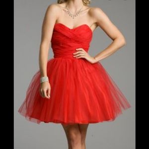 Windsor Strapless Tulle Padded "Taylor" Dress (14)